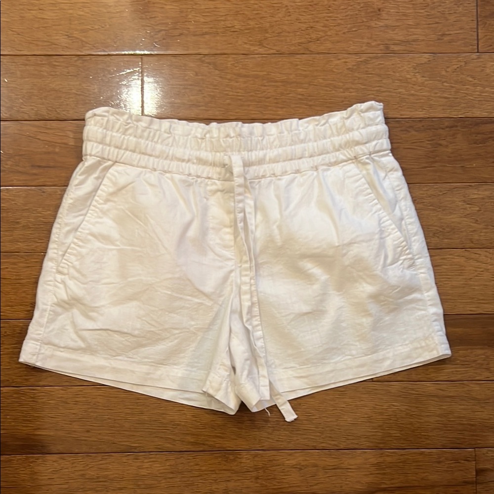 XS Women's White Linen Shorts